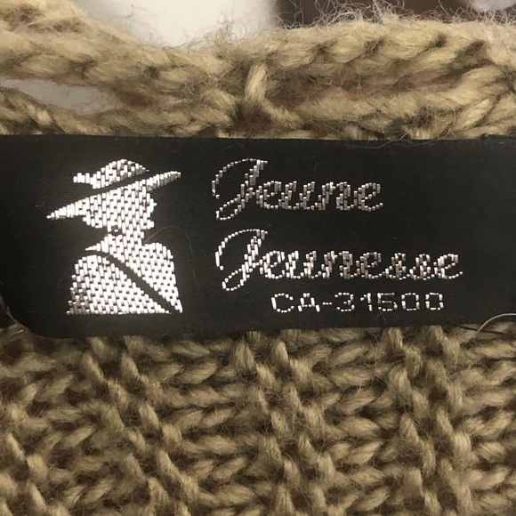 - Womens Long Tan Sweater. Multiple Size. Like New - Picture 8 of 9